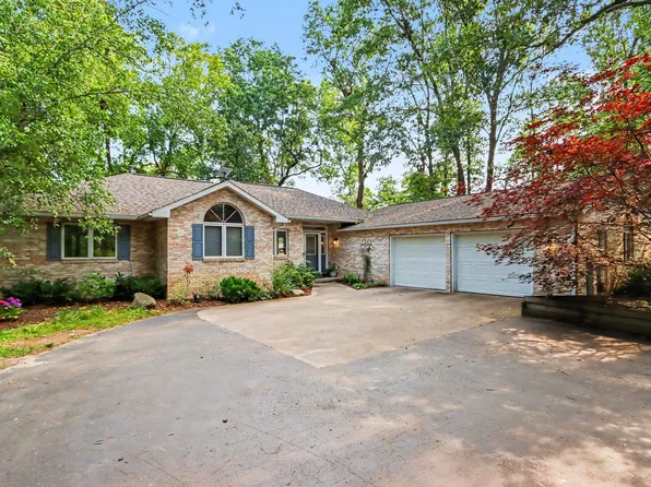 28284 62nd Ave, Lawton, MI 49065