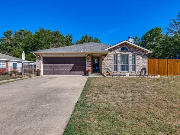 301 King Arthur Dr, Weatherford, TX 76086