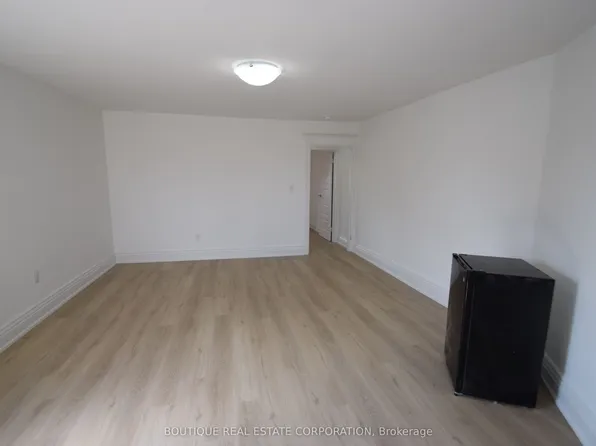 257 Concord Ave #2, Toronto, ON M6H 2P4