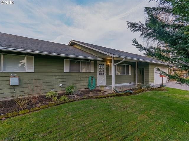 1st image of 3408 NW Lakeridge Dr