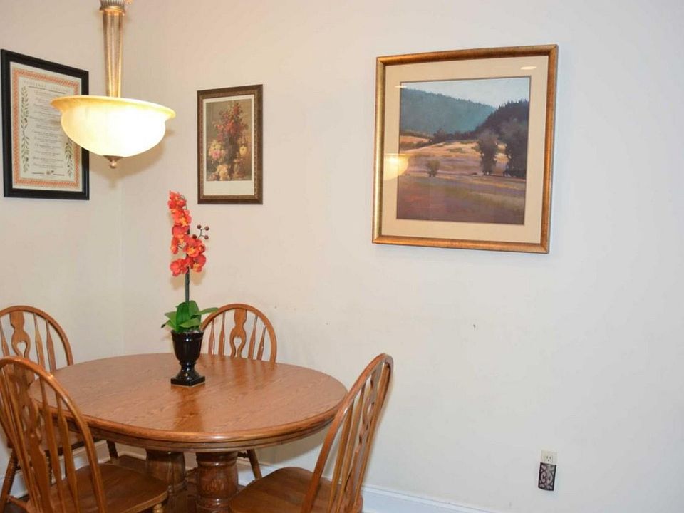 1st image of 5 Tenakill Park Dr E #104-1D