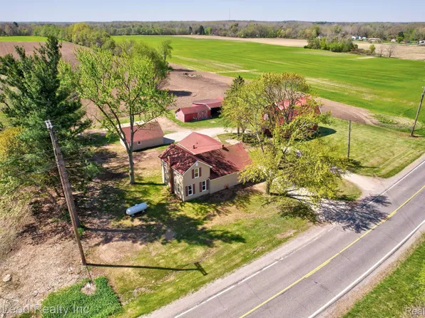 7016 E Dodge Rd, Mount Morris, MI 48458