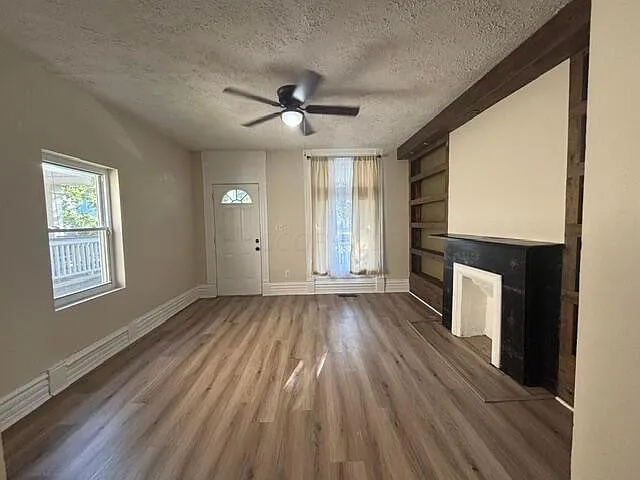 3 bed, 1.0 bath, 2884 sqft, $1,600 — Photo 3