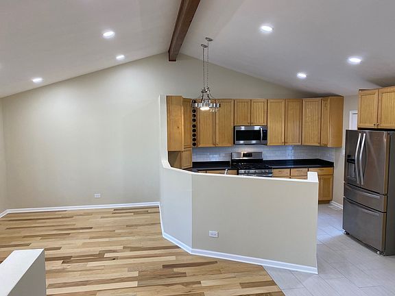 4th image of 420 Garnett Ave