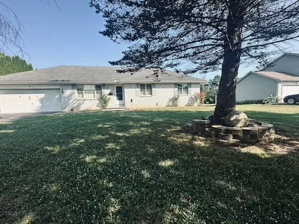 8 Brianna Ln, Hilton, NY 14468