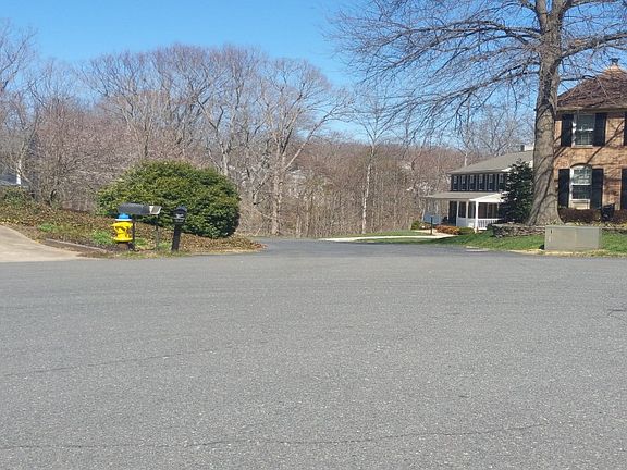 4th image of 60 Larkwood Ct