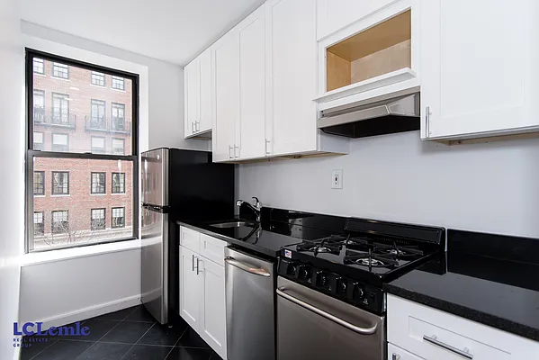 Rented by LC Lemle Real Estate Group | media 27