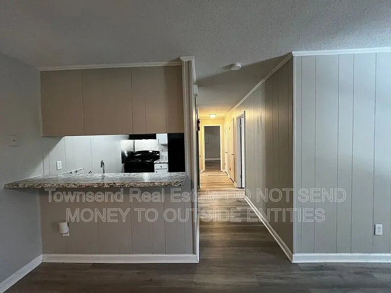 2 bed, 1.0 bath, 1100 sqft, $1,100 — Photo 4