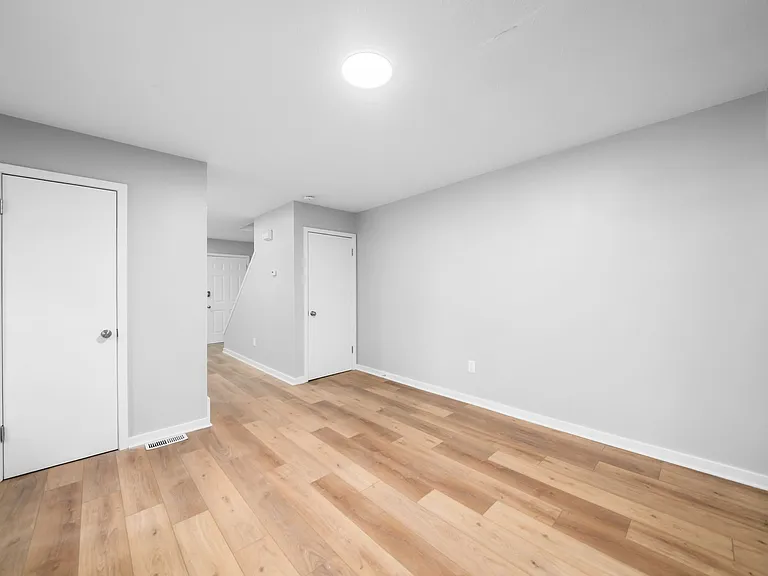 4039 Lincoln Ave — Photo 15
