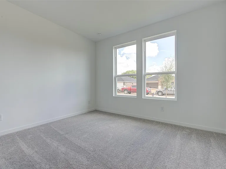 400 Robin St — Photo 15