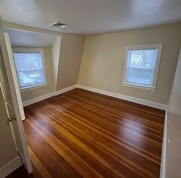 24 Cain Ave — Photo 7
