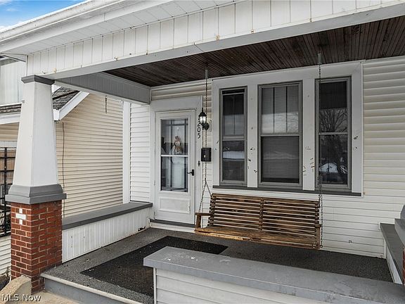 3rd image of 1203 Indiana St