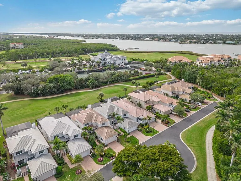 3868 Clipper Cove Dr — Photo 16