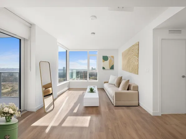 308 Alderson Ave #1609, Coquitlam, BC V3K 1W2