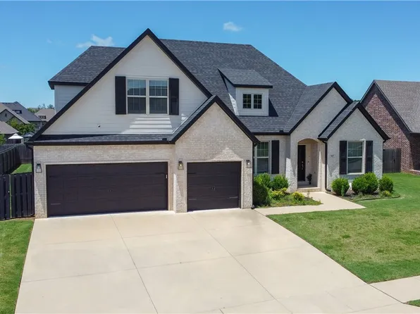 707 Via Perona Rd, Springdale, AR 72762