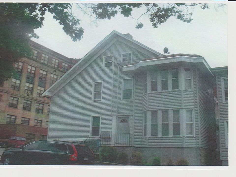2nd image of 285 Locust St