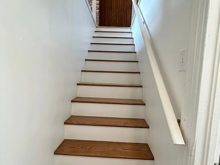 2nd floor stairs to 3rd floor