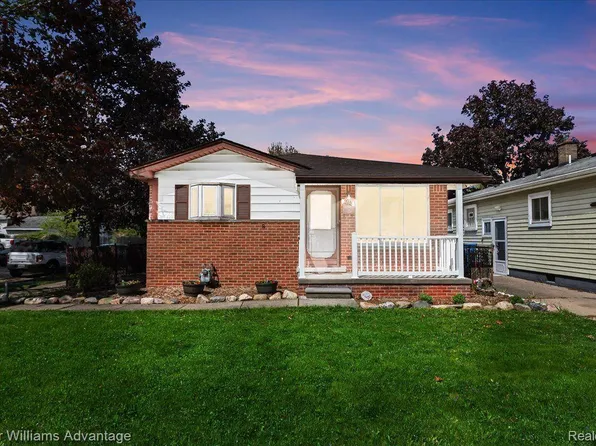 4050 Mayfair St, Dearborn Heights, MI 48125