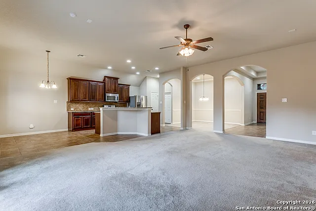 4 bed, 2.0 bath, 2456 sqft, $2,000 — Photo 3