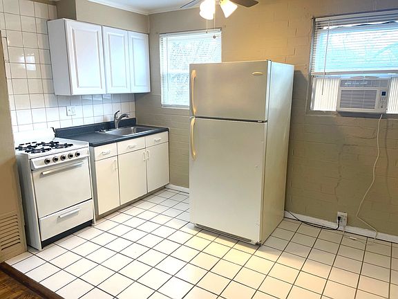 5th image of 1644 Yale Ave