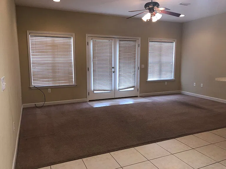323 Eagle Lndg — Photo 3