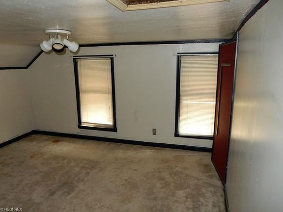 4th image of 6110 Pear Ave