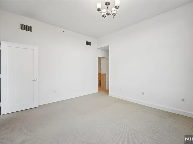 8100 River Rd #209 — Photo 15