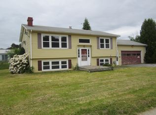 22 Bobby St, Lewiston, ME 04240