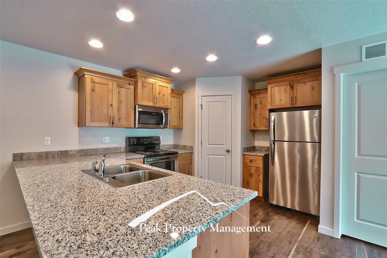 2 bed, 931 sqft, $1,675 — Photo 4