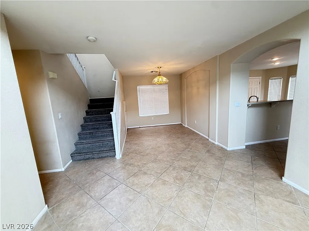 3 bed, 2.5 bath, 1683 sqft, $2,050 — Photo 4