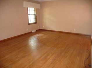 1314 Eastview Rd, Rockford, IL 61108