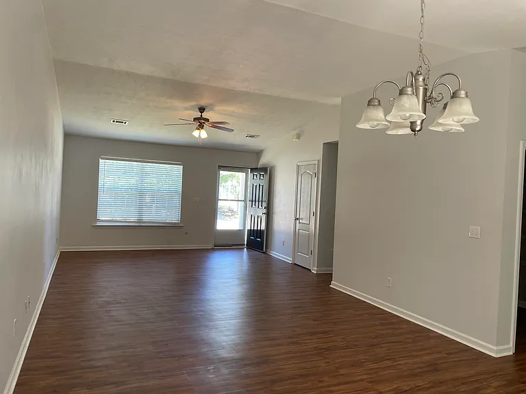154 Fox Haven Dr — Photo 3