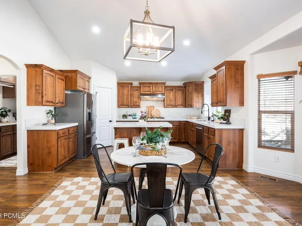 439 E Midlake Dr, Draper, UT 84020