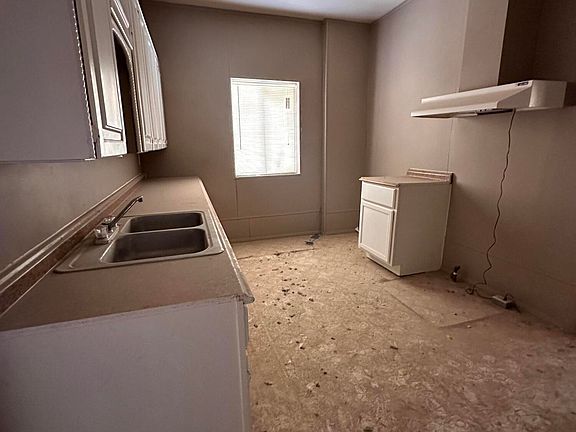 3rd image of 2733 San Jose Ave