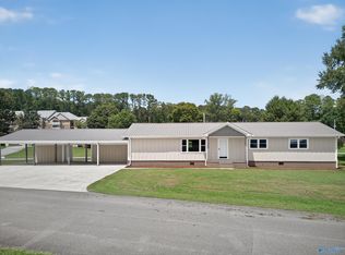 2420 Cowen Cir, Guntersville, AL 35976