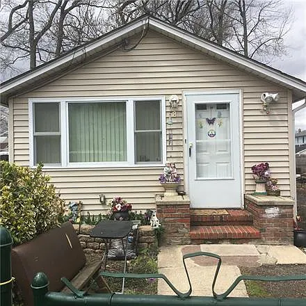 8 Hilltop Blvd photo 1