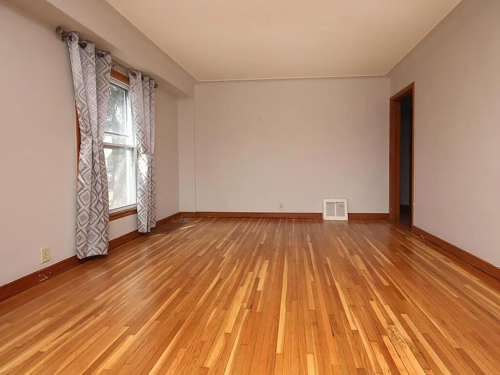 3600 Quail Ave N — Photo 2