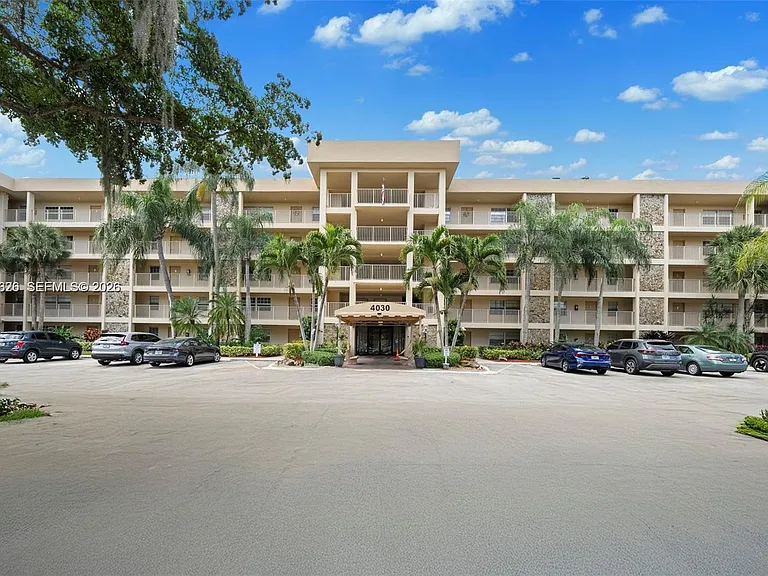 4030 W Palm Aire Dr #505 — Photo 15