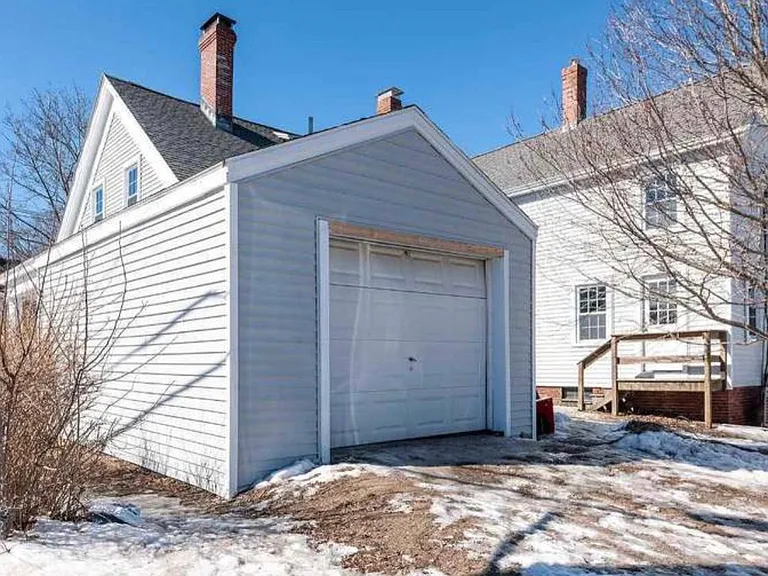 324 Main St #B — Photo 4