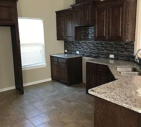3rd image of 3614 Avenue L