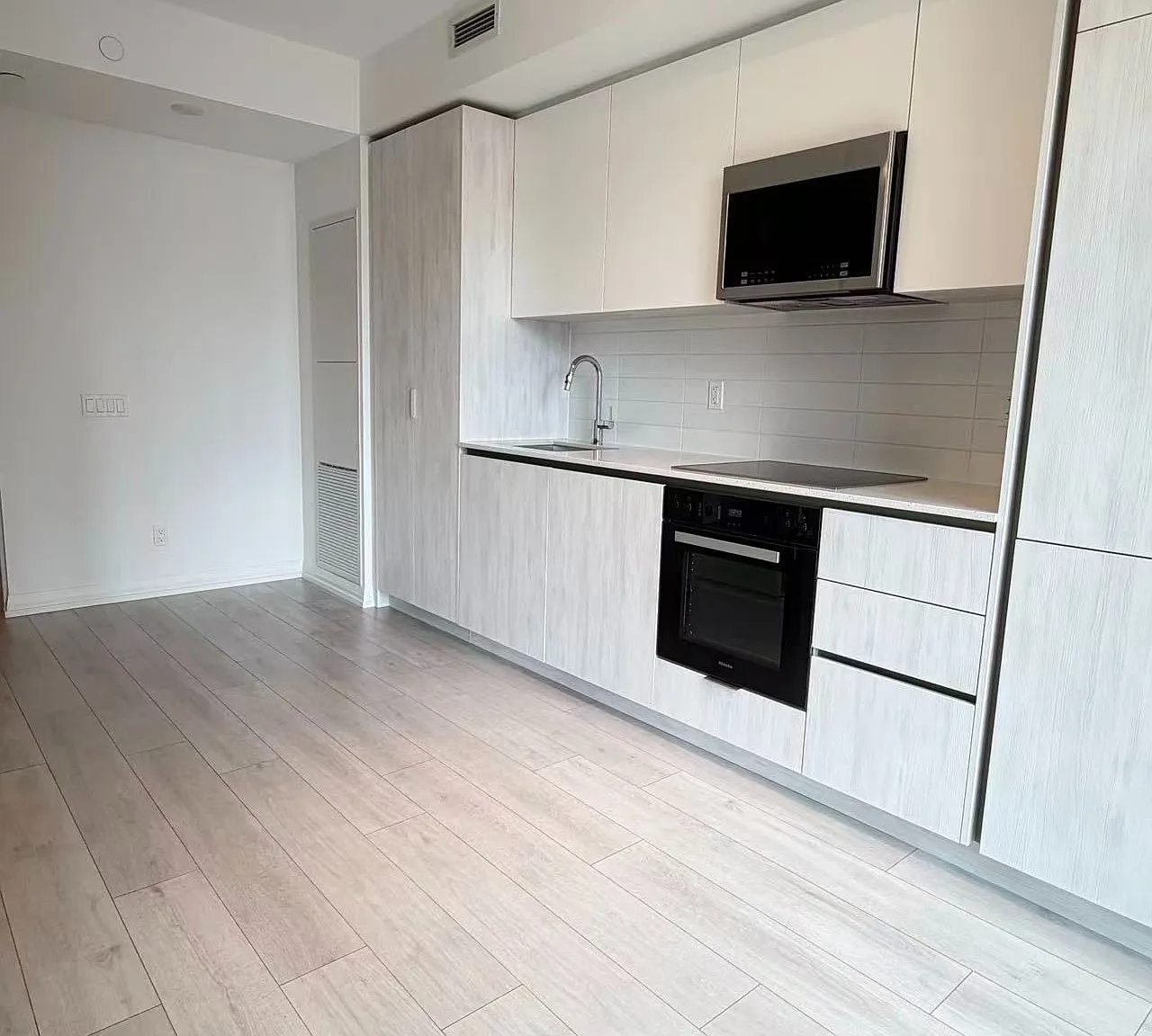 Studio, $1,980 — Photo 4
