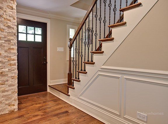 2nd image of 633 N Hickory Ave