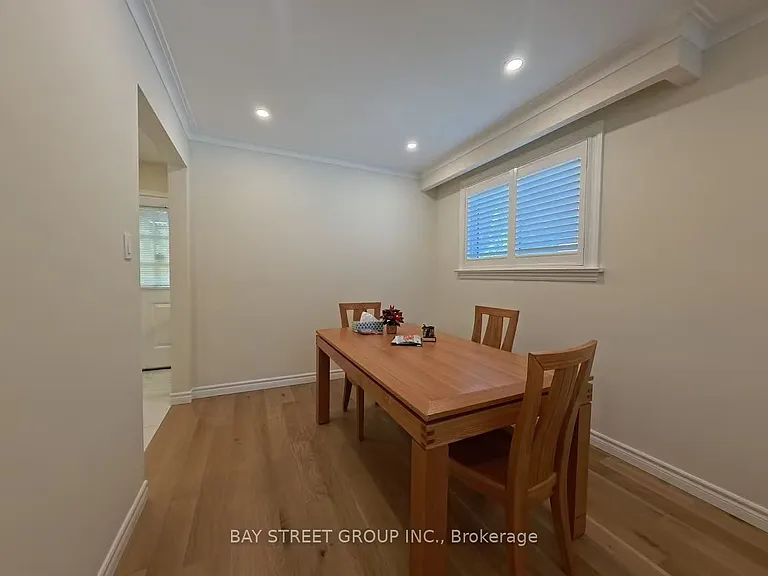 402 Osiris Dr — Photo 6