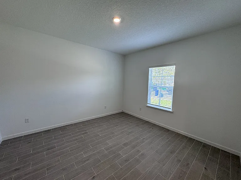 62 Kingsley Park Way St — Photo 2