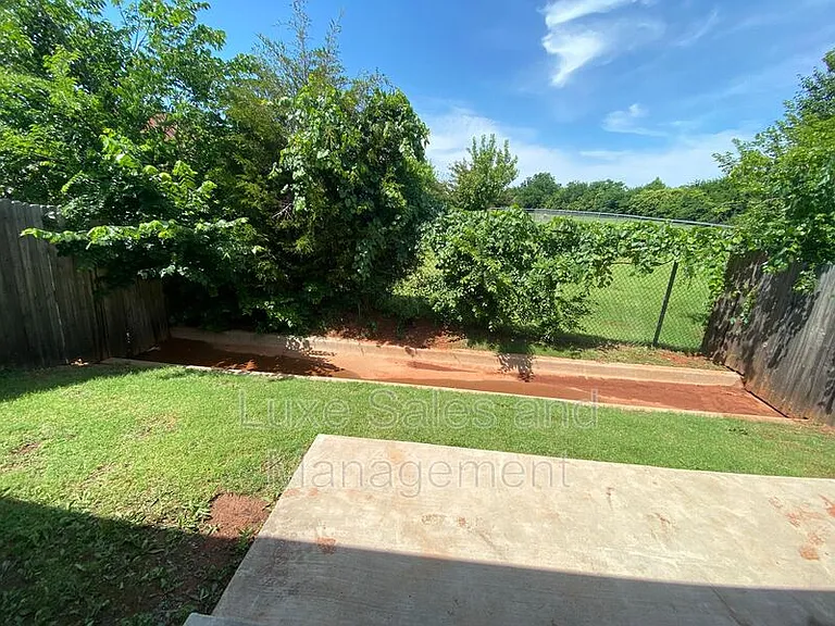 2133 Camino Del Plaza Ln — Photo 31