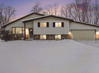 54719 Eisenhower Dr, Elkhart, IN 46514