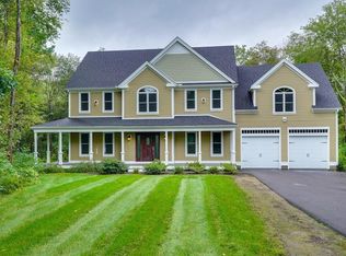 30 Brown Bear Xing, Uxbridge, MA 01569