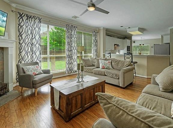 2nd image of 10813 Galsworthy Ln