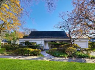 108 Croyden Ave, Great Neck, NY 11023