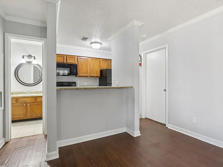 Madeira Apartments at Live Oak — Photo 66